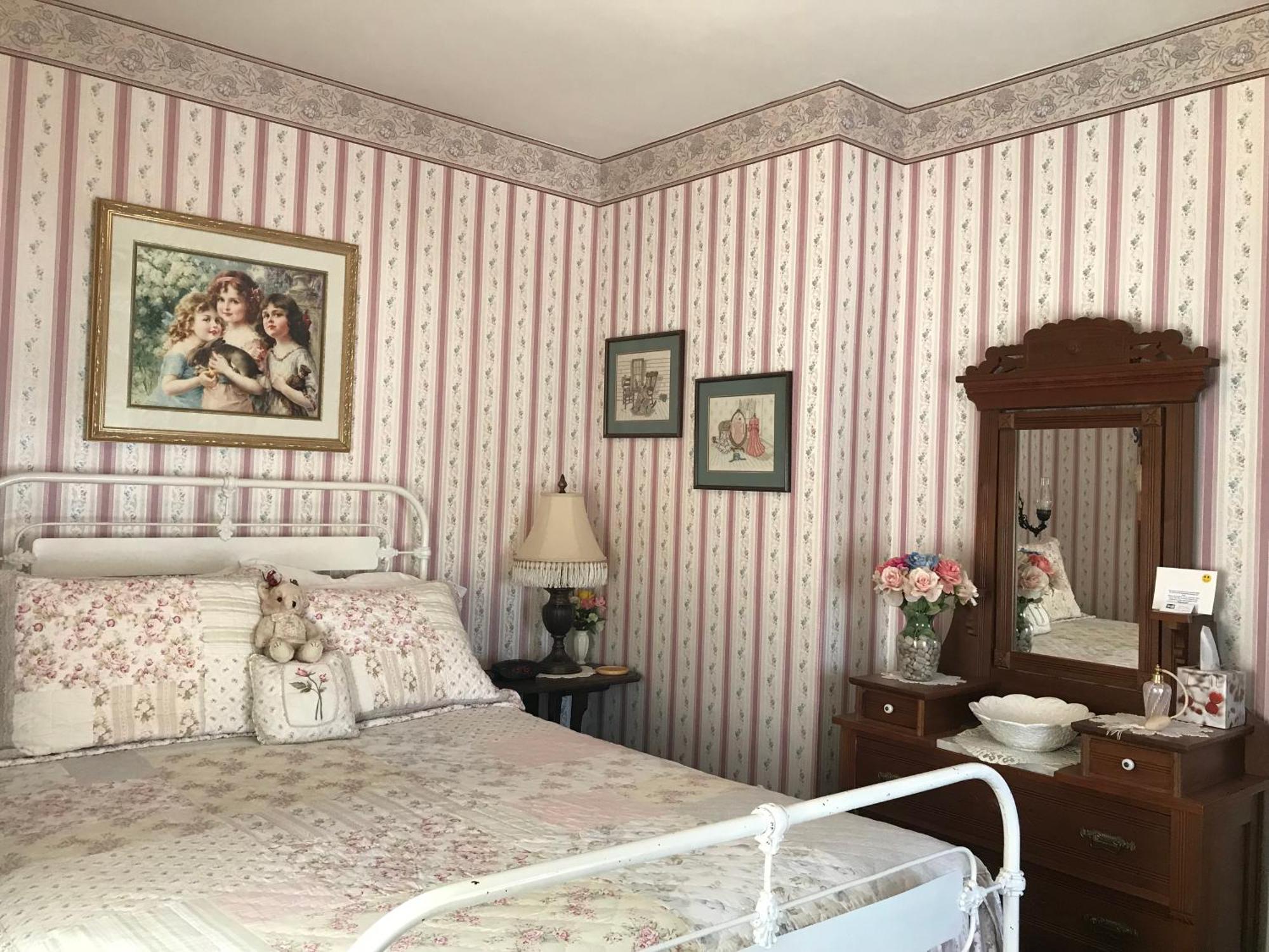 Grand Victorian B&B Inn Bellaire Стая снимка